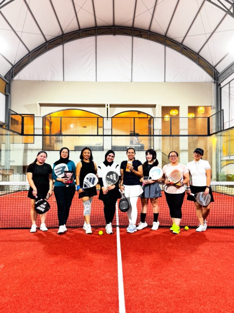 Glow Padel Community media 6
