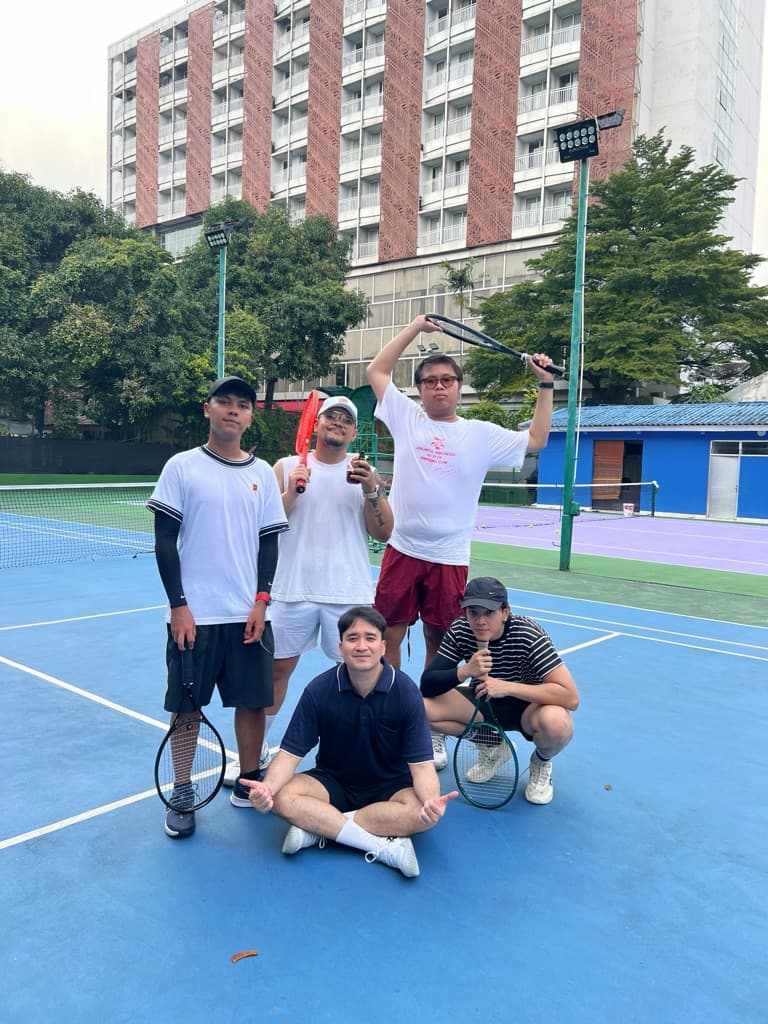 Tennis Minggu media 1