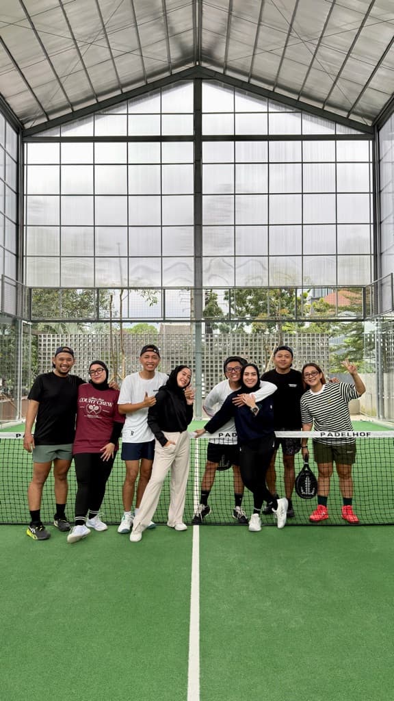 THEO'S WIFE LOIS RACQUET CLUB media 3