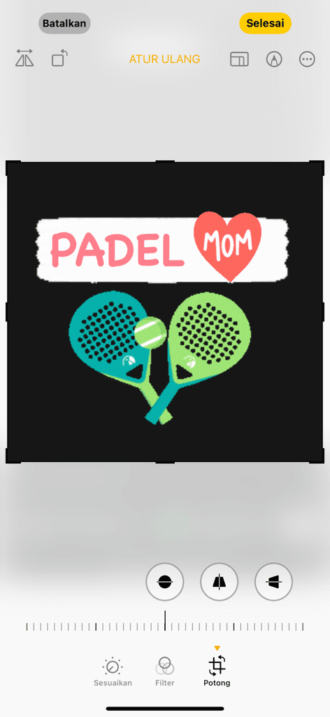Momies playing padel media 1