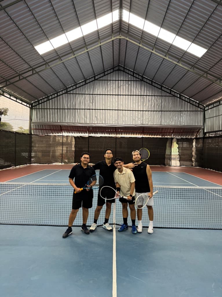 Pendejos Tennis 28 media 1