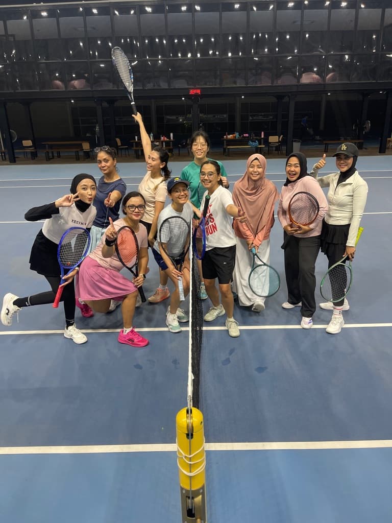Queen Tennis Club media 3