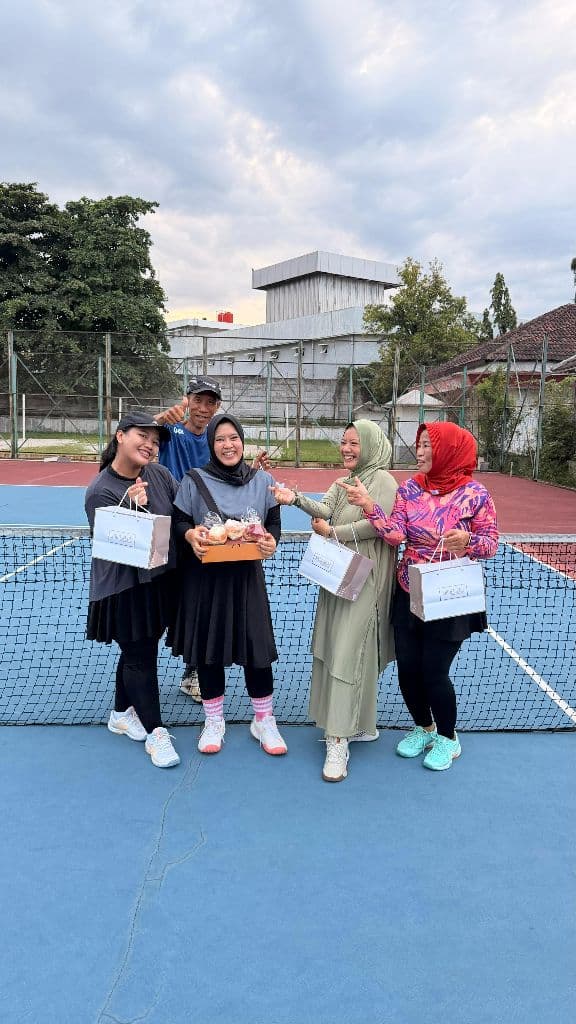 Madina Tenis media 6