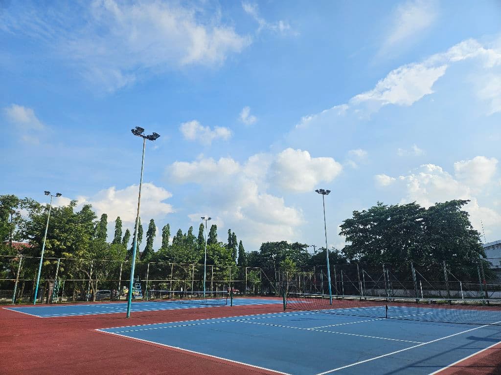 Madina Tenis media 5