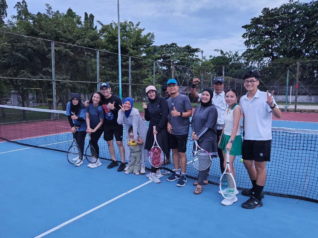 Madina Tenis media 3