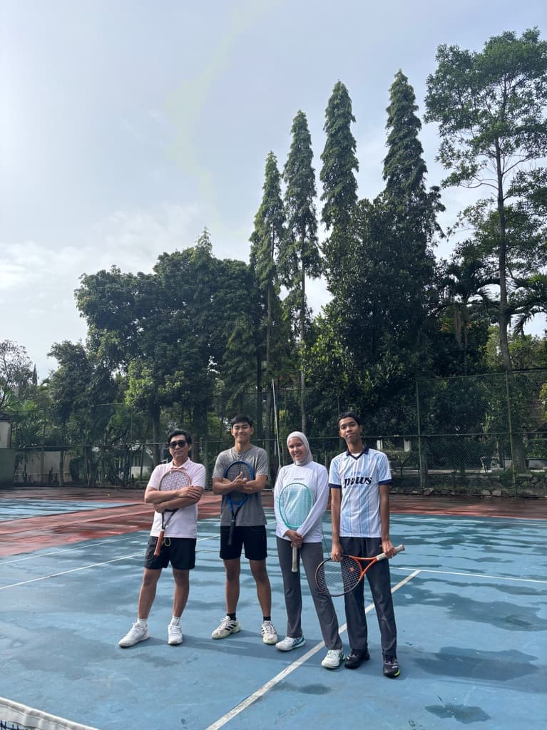 Four Paws Racquets Club media 6