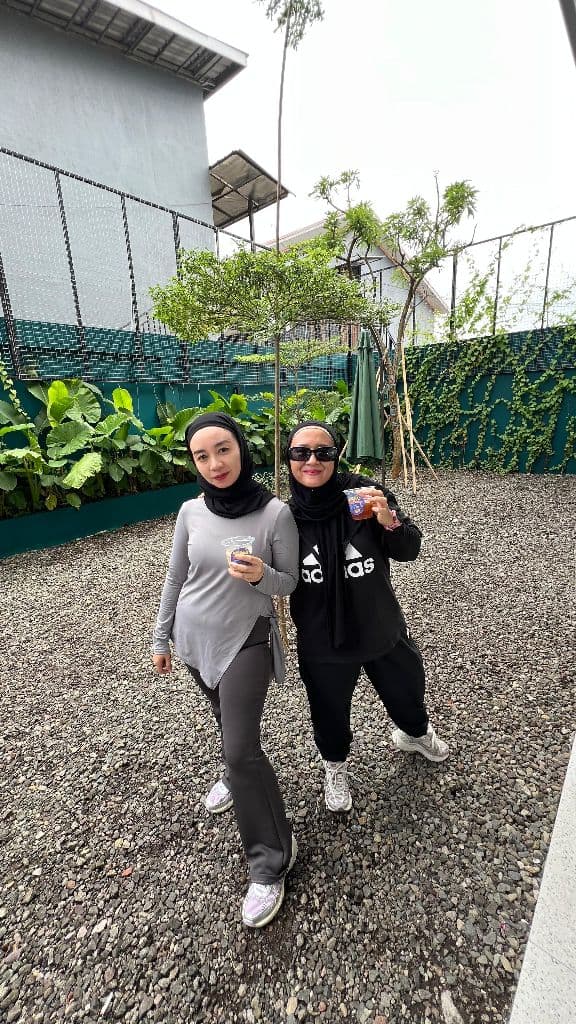 Mangkal di Padel media 5