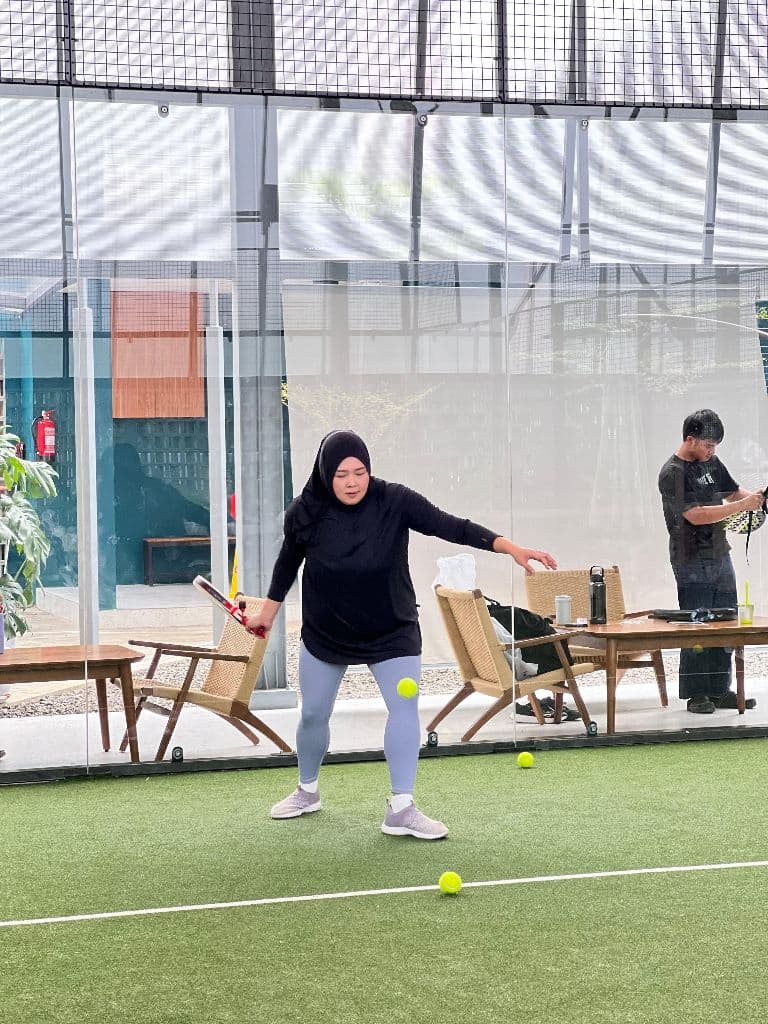 Mangkal di Padel media 4