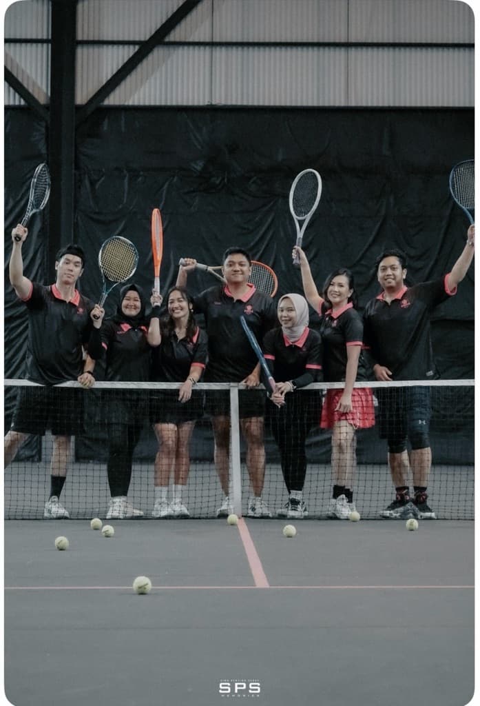 Ninenis Club media 1