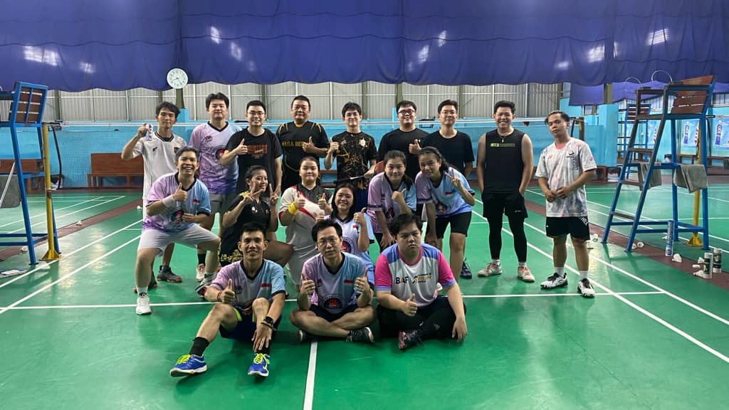 Smash Angin Badminton Club media 6
