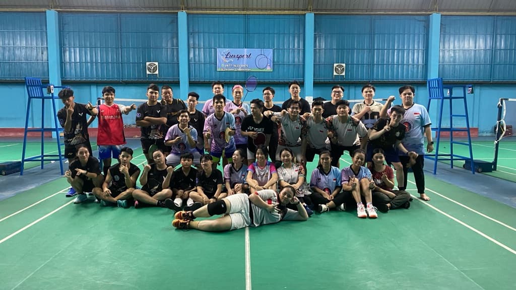 Smash Angin Badminton Club media 5