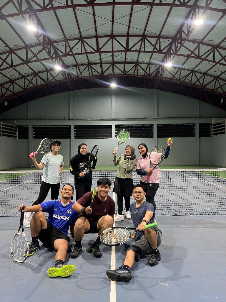 Tenis Yuks  media 2