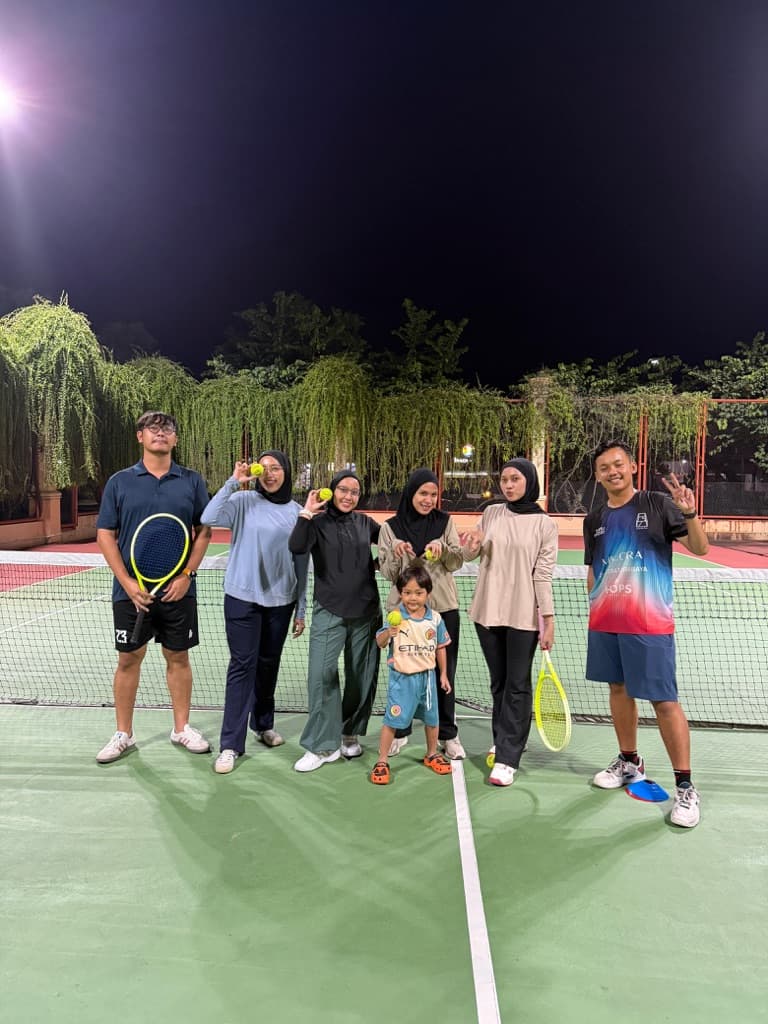 Pinky Tennis media 6