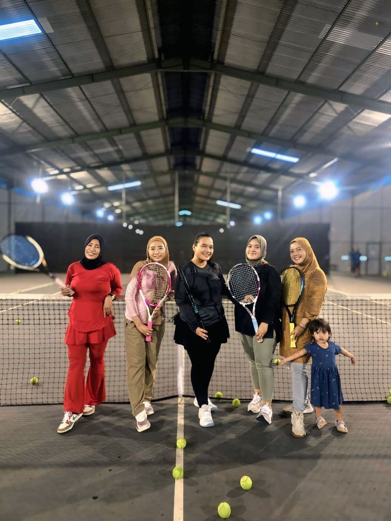 Madina Tenis media 1