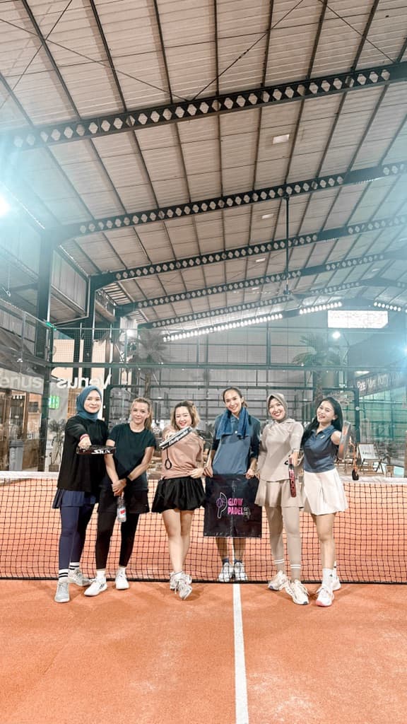 GLOW media 6
