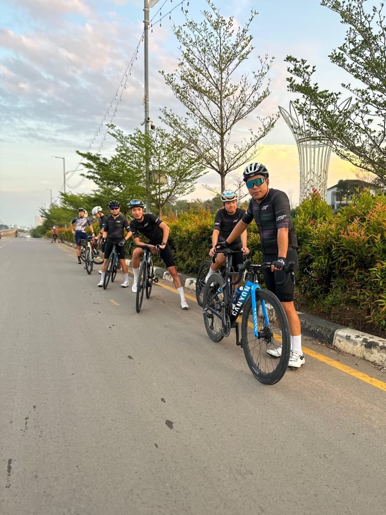 Hash Club Cycling X Padel media 3