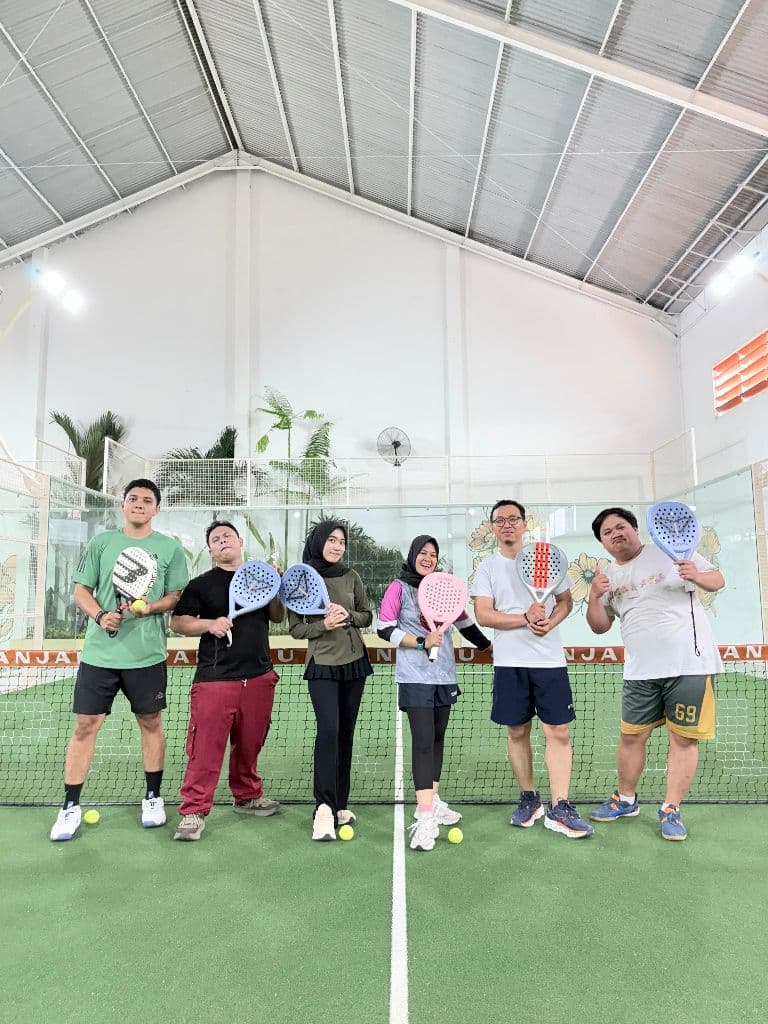 Smash & Gossip Padel Club media 1