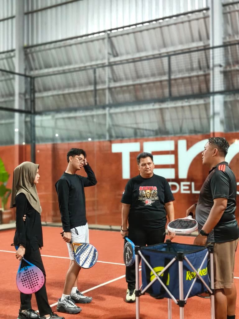 SurePADEL media 5