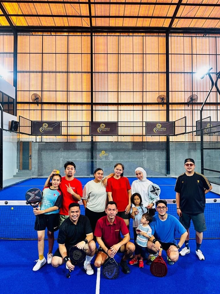 Urgent Padel Club media 1