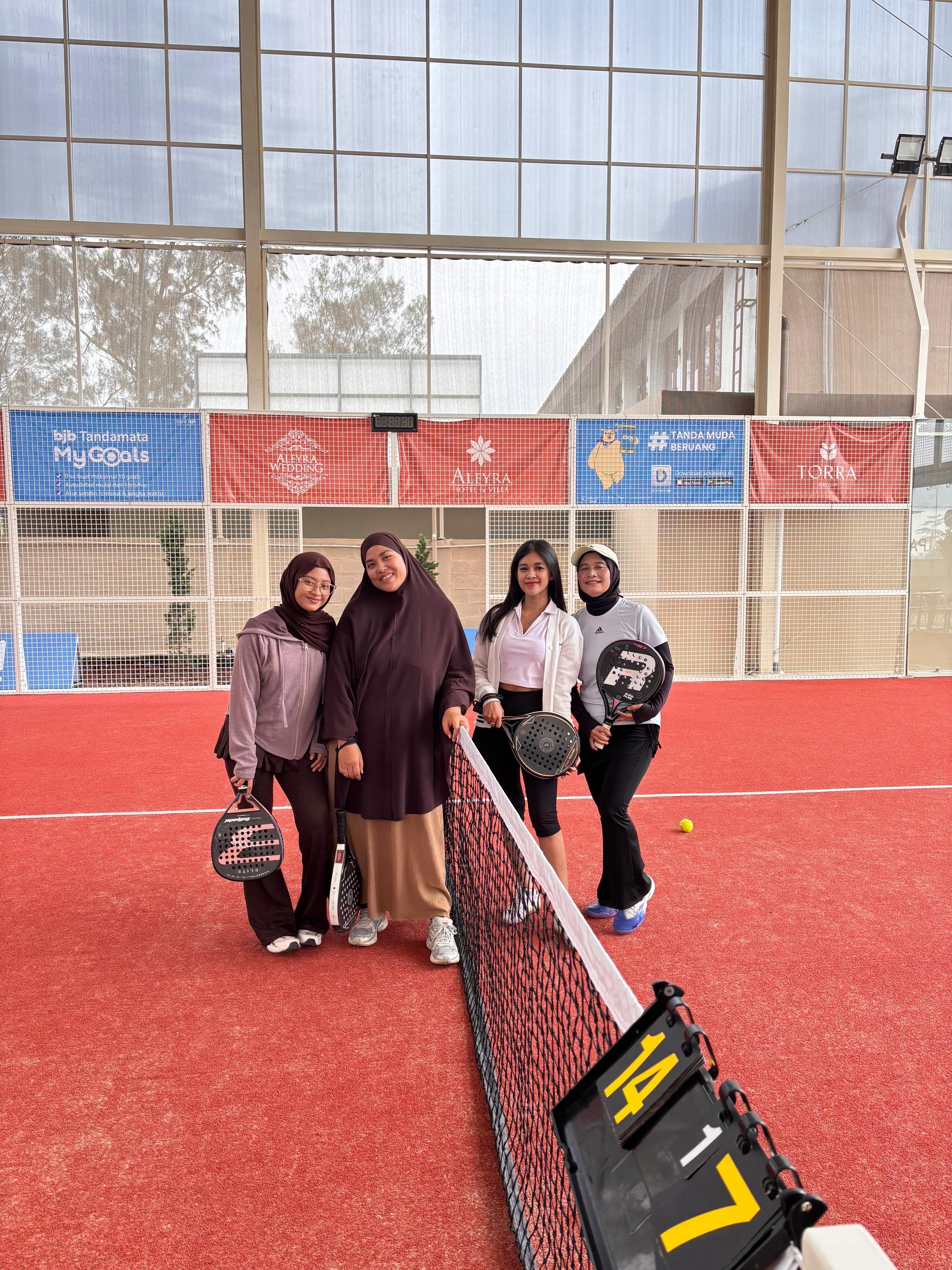 Mom's On Padel media 6