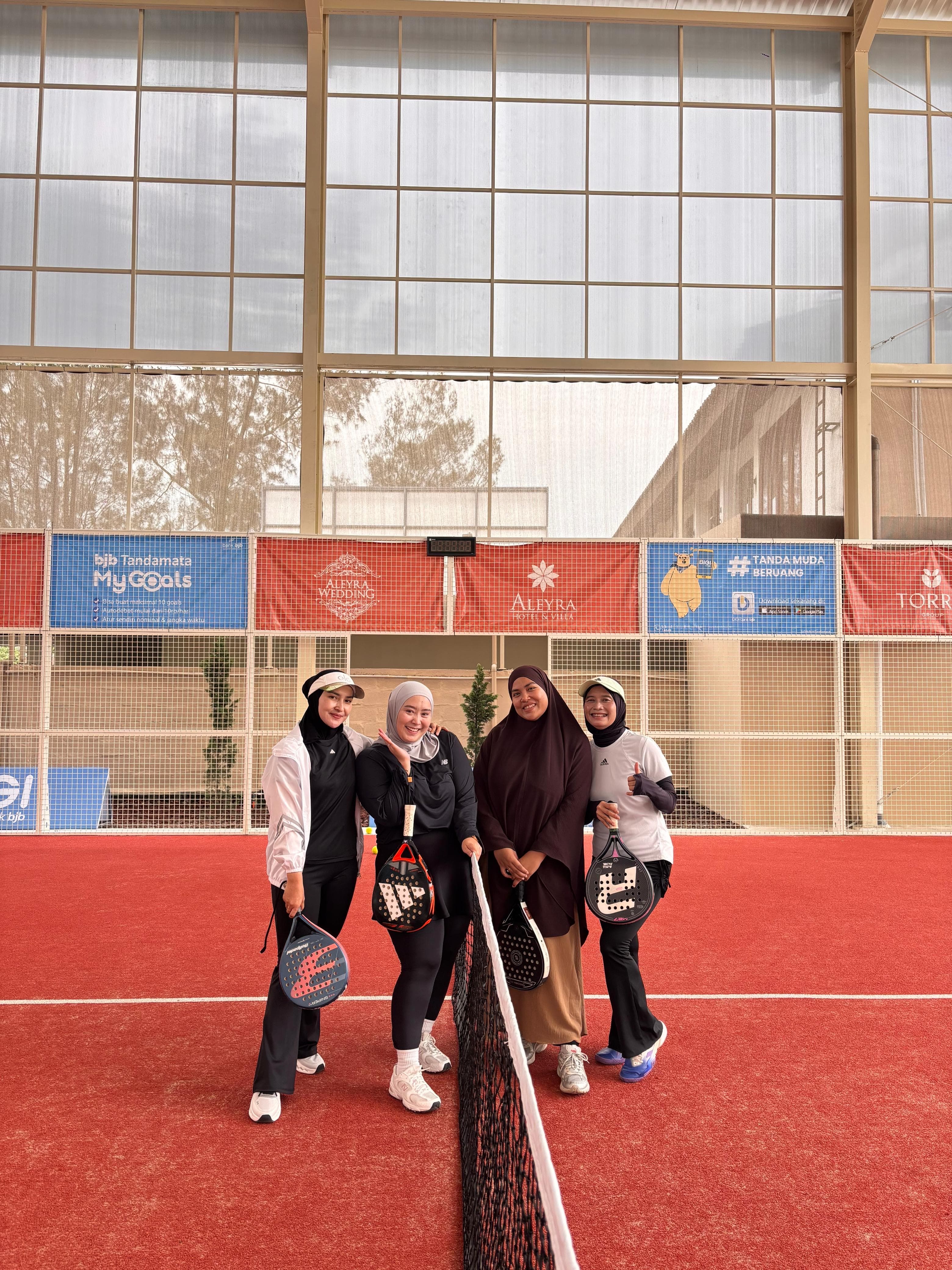 Mom's On Padel media 4