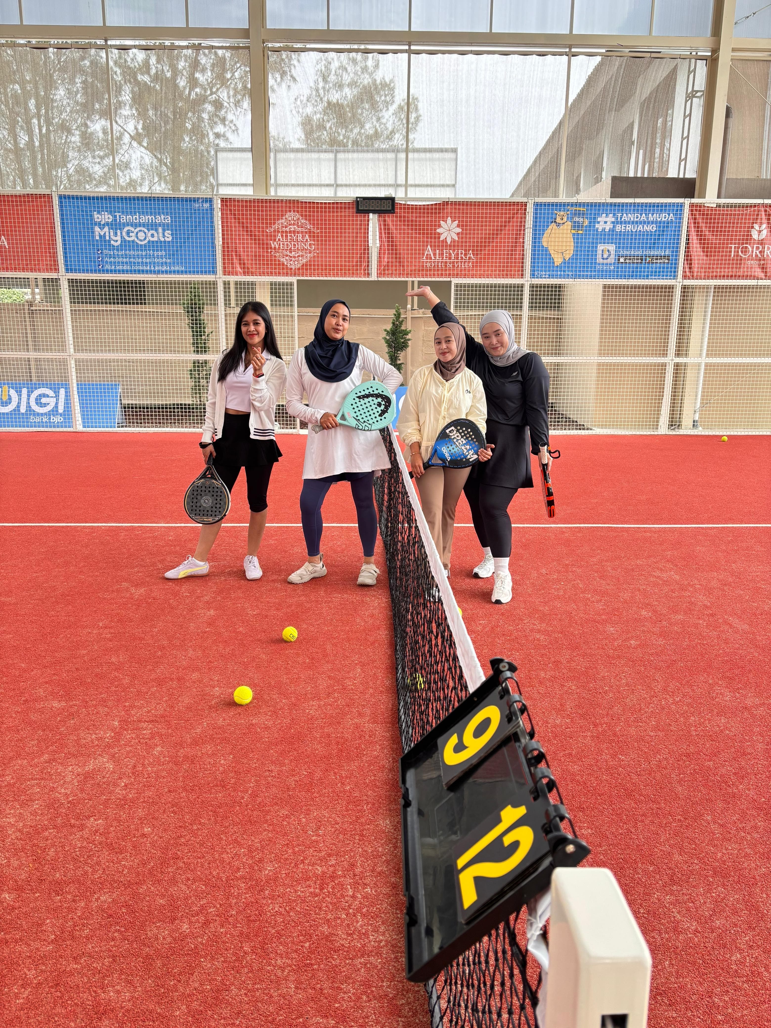 Mom's On Padel media 2
