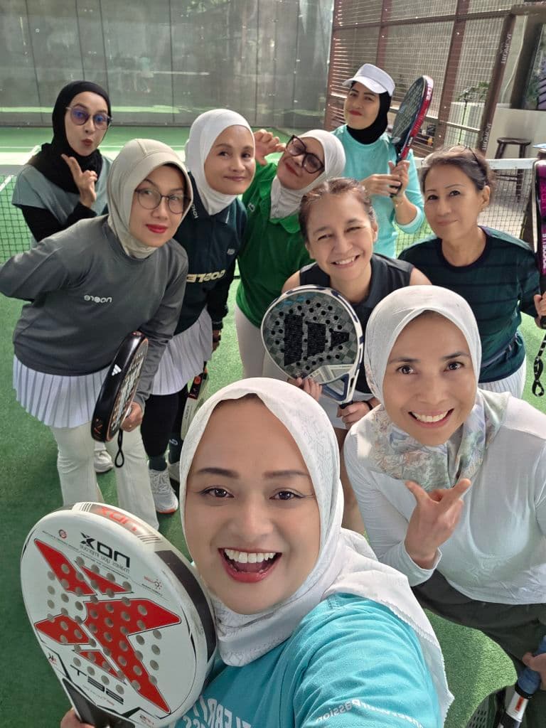 Padel with celebrity oiler  media 4