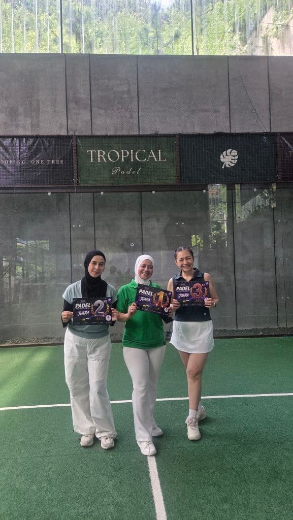 Padel with celebrity oiler  media 2