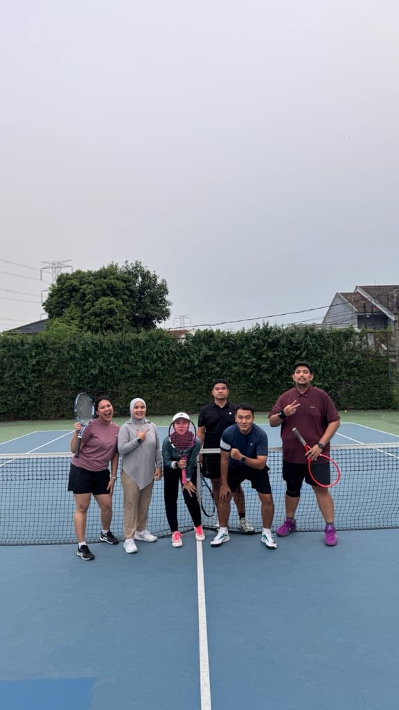 Scoot Tennis media 3