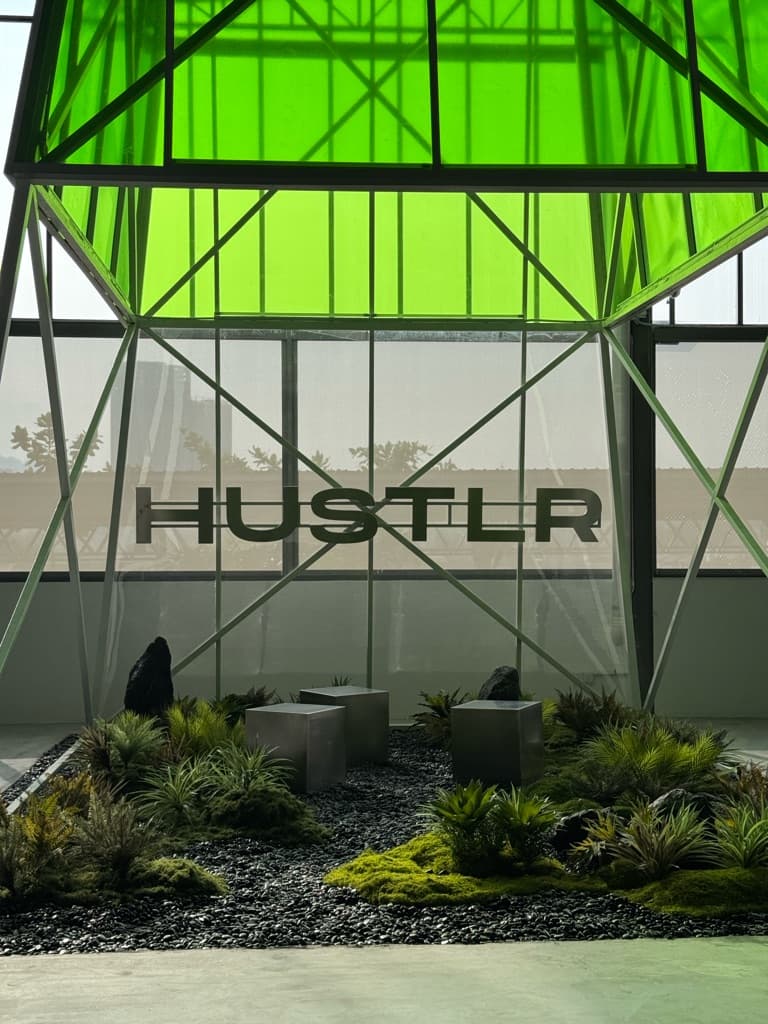 HUSTLR Pickleball & Social Club media 4