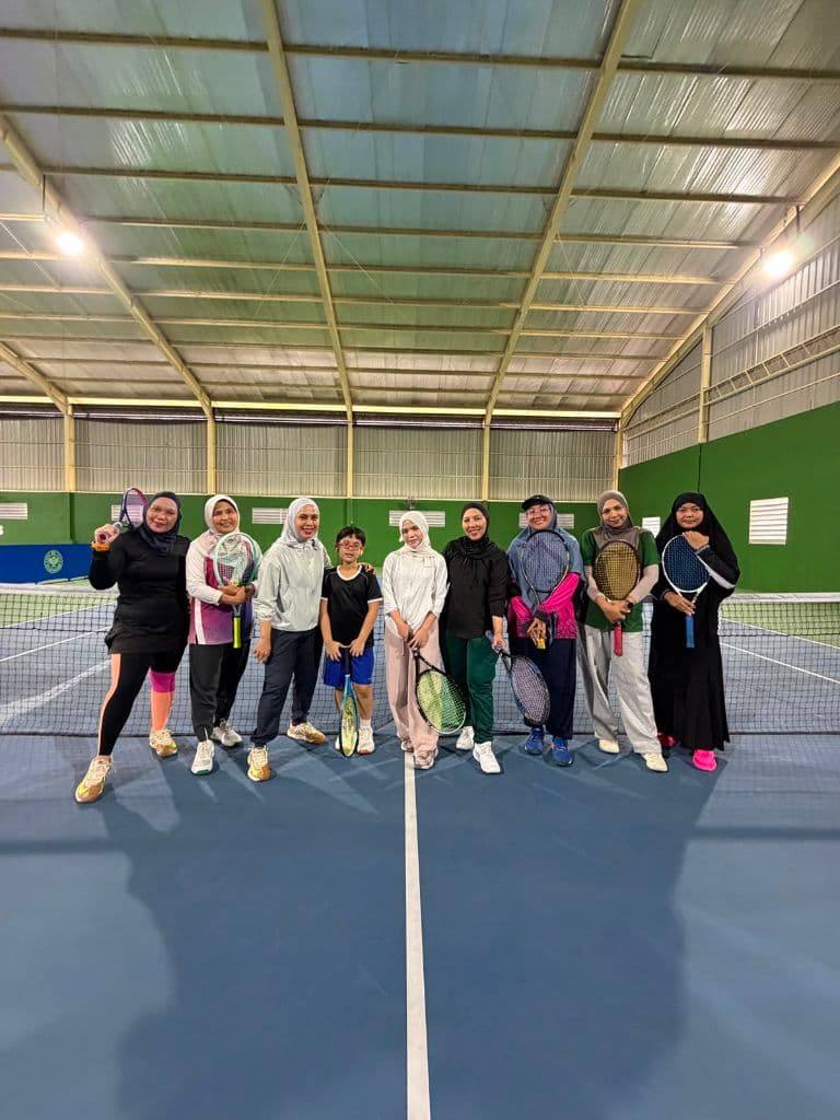 Tennis 11-12  media 1