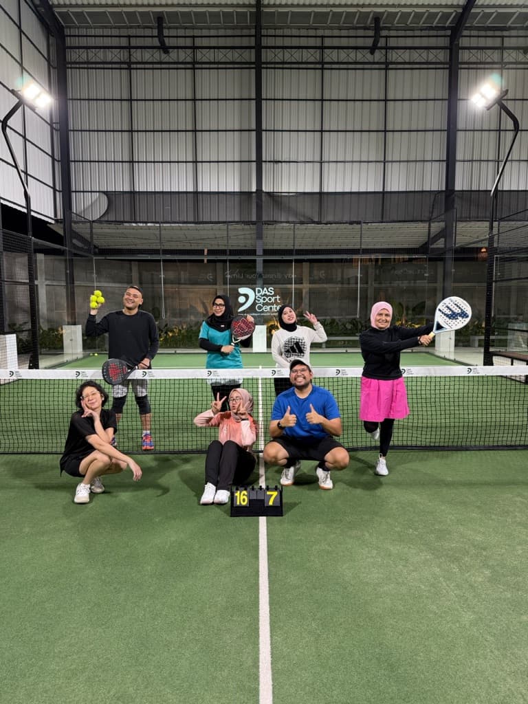 Club 90s media 1