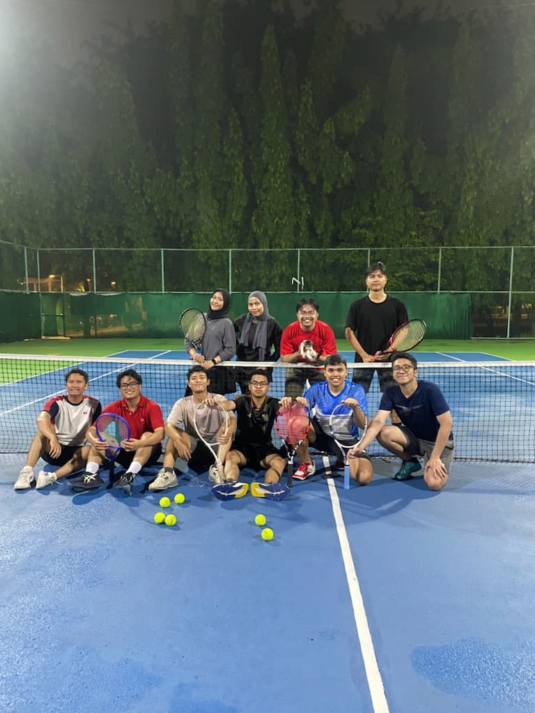 Tennis di Timur media 1