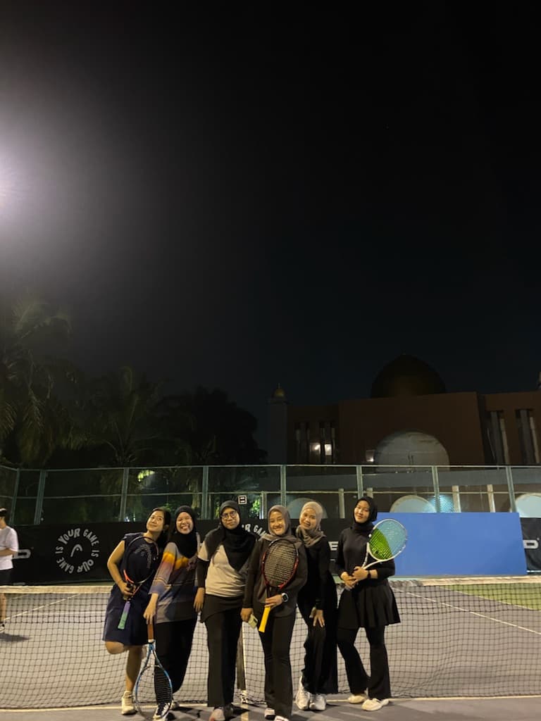 Tennis di Timur media 5