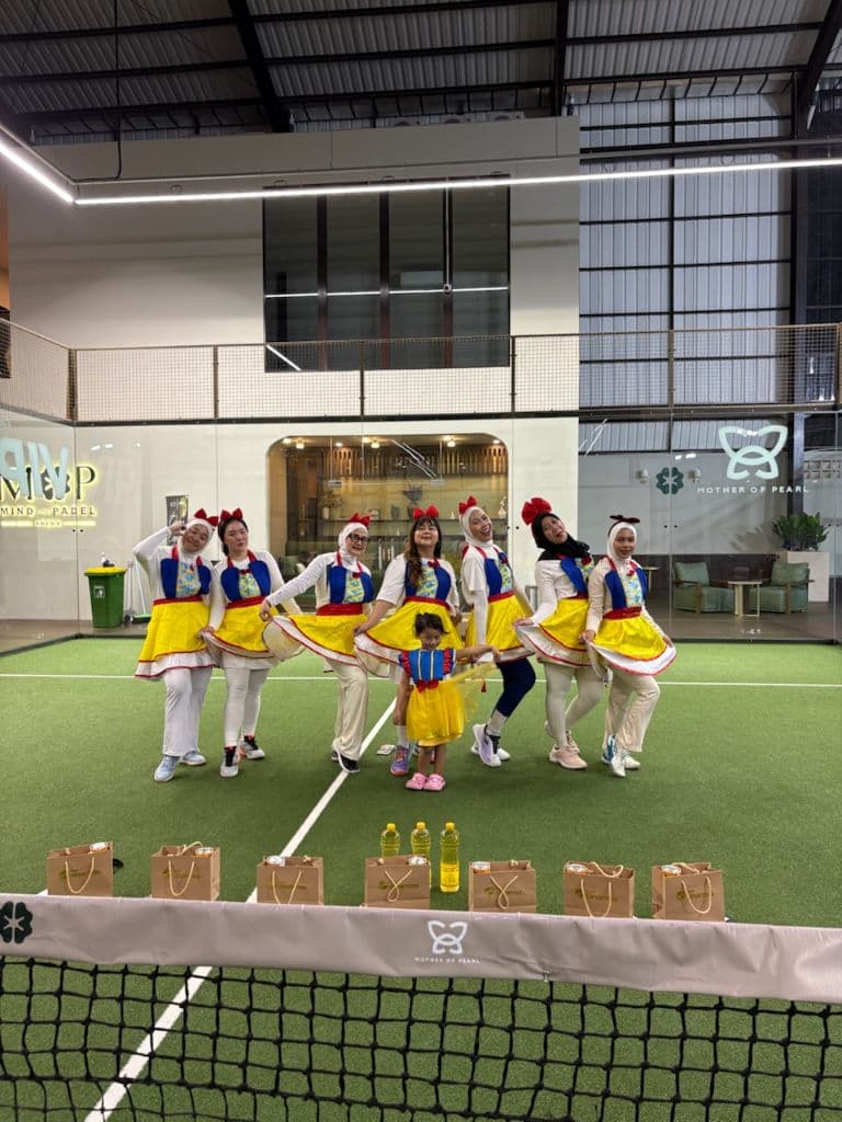 Snow white sisters media 5