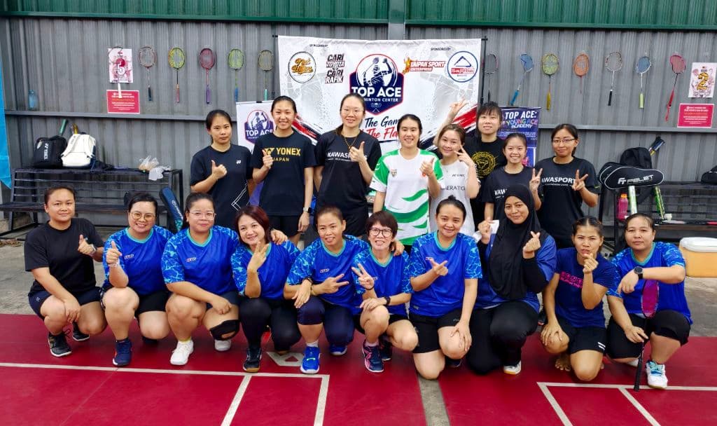 Full House Badminton Club  media 1