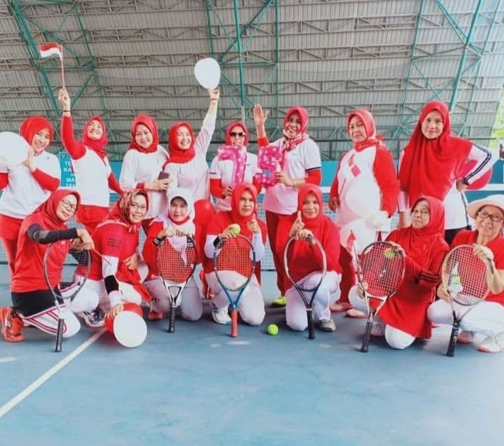 Besties TennisClub media 1