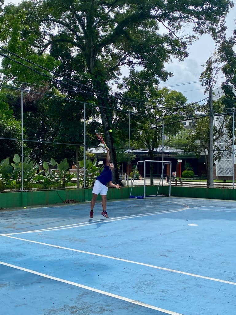 5758 TENNIS CLUB  media 3