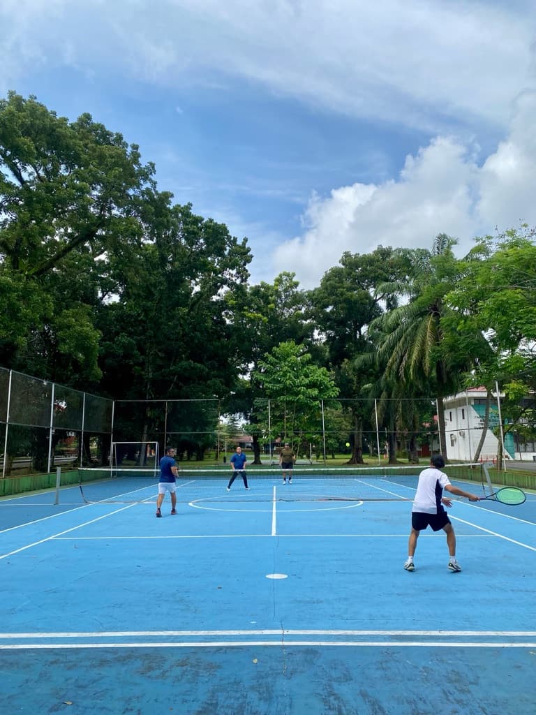 5758 TENNIS CLUB  media 4