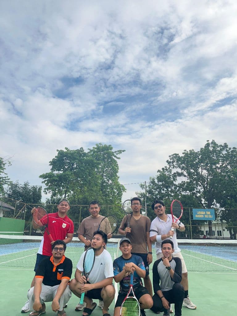Tennis Naker Team media 5