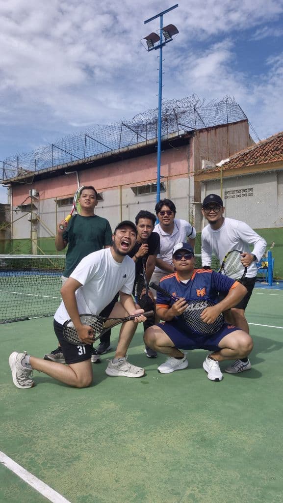 Tennis Naker Team media 6