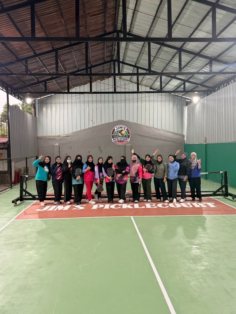 Pink Paddle Society media 2