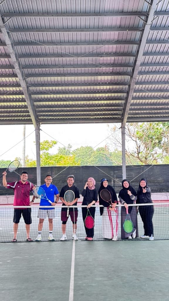 Setengah Tenis media 6