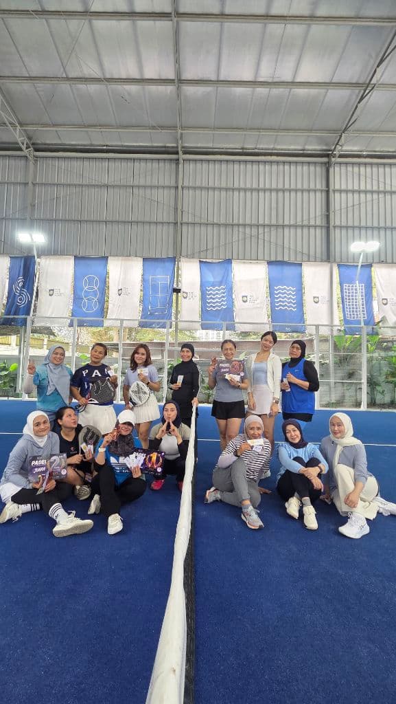 Padel with celebrity oiler  media 1