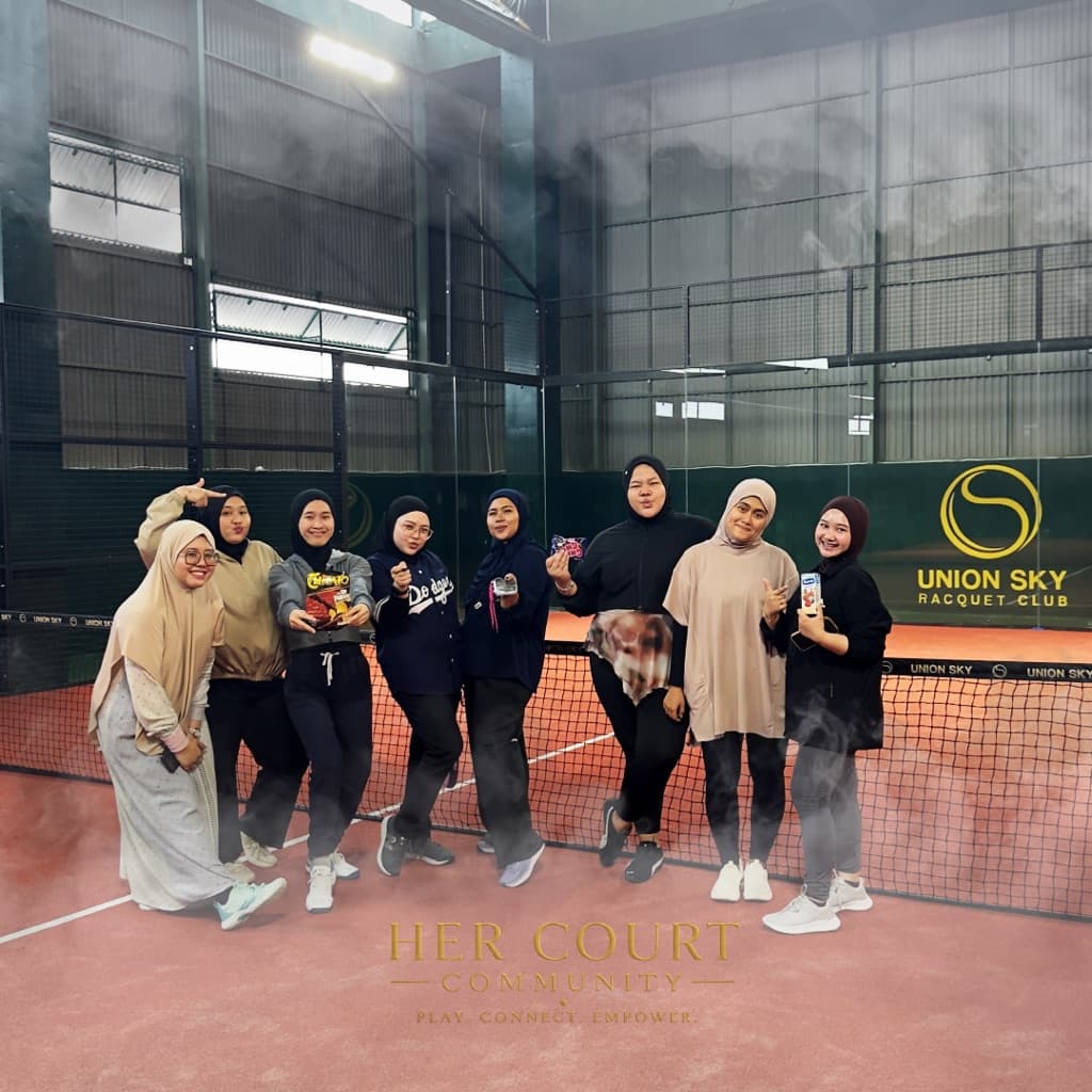 Her Court Comunity  media 1