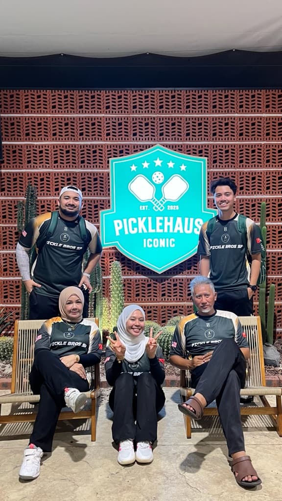 PICKLE BROS SP x LUZZ PICKLEBALL ASIA media 4