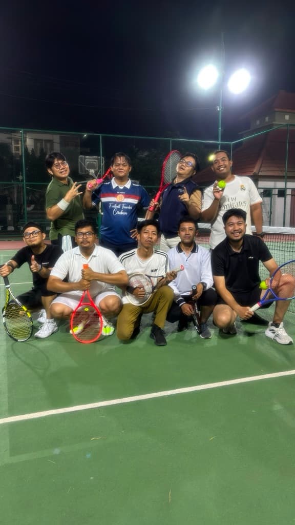 Tennis Naker Team media 1