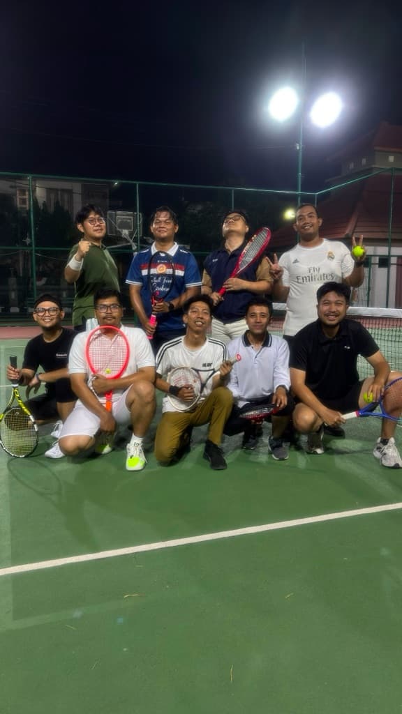 Tennis Naker Team media 2