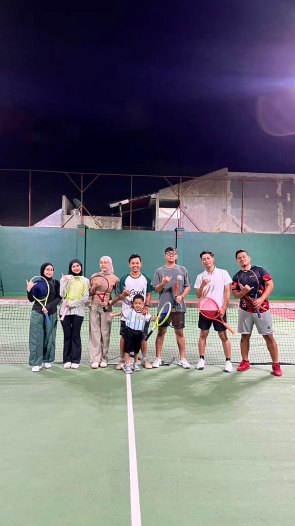 Pinky Tennis media 1