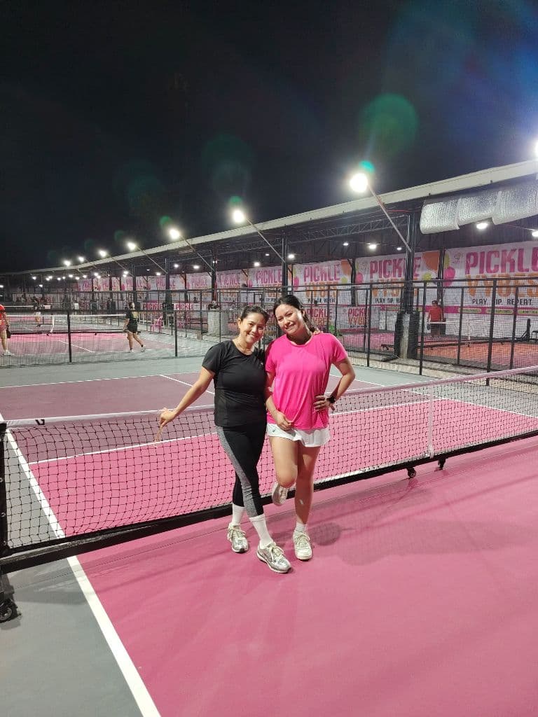 Chicks pink club media 4